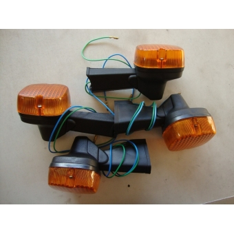 Jogo De Pisca Seta Moto Honda Cb 400 Kit C/ 4 Piscas Dianteiro + Traseiro Modelo Original Lente Ambar